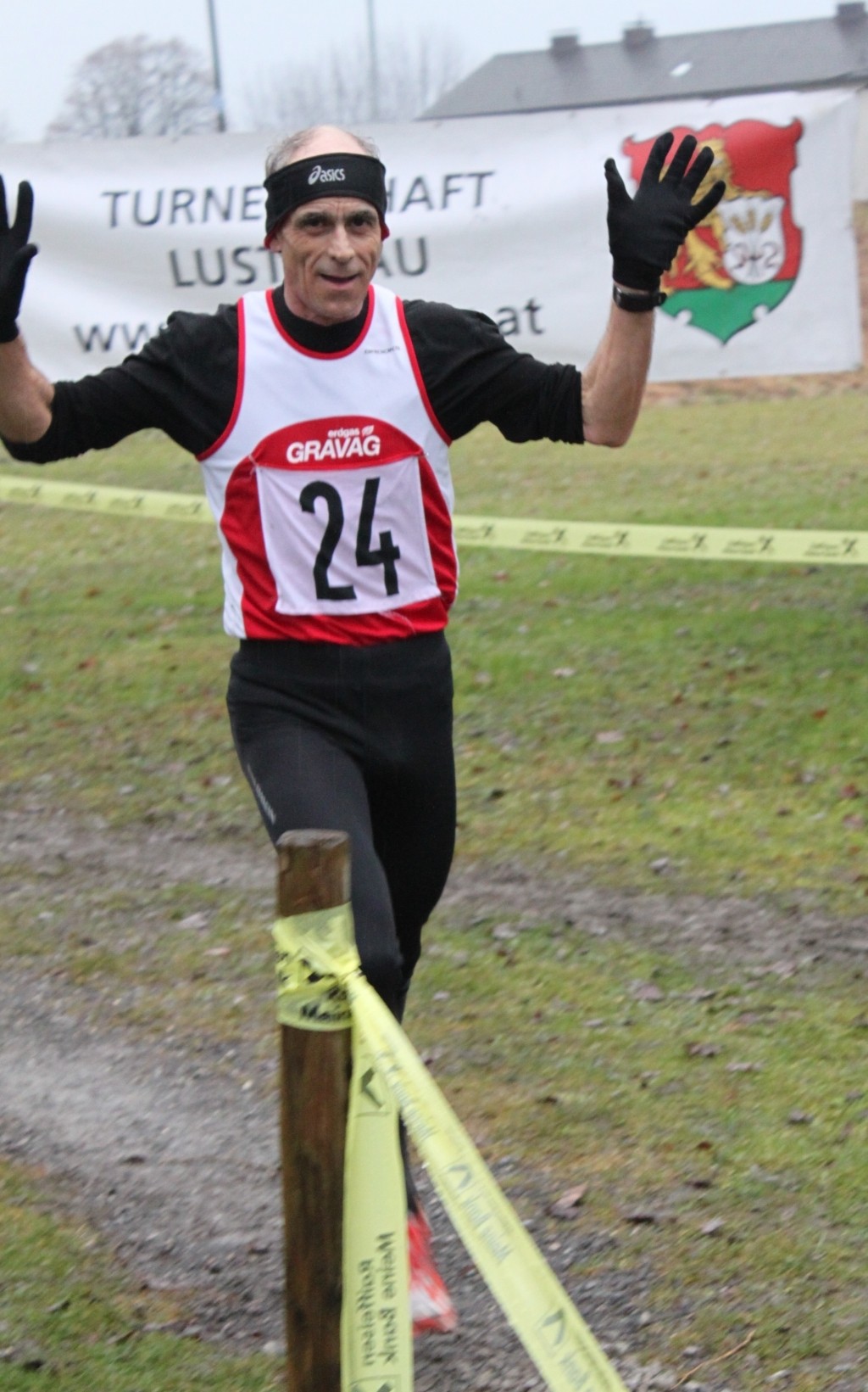 Berni in bekannter Pose im Ziel