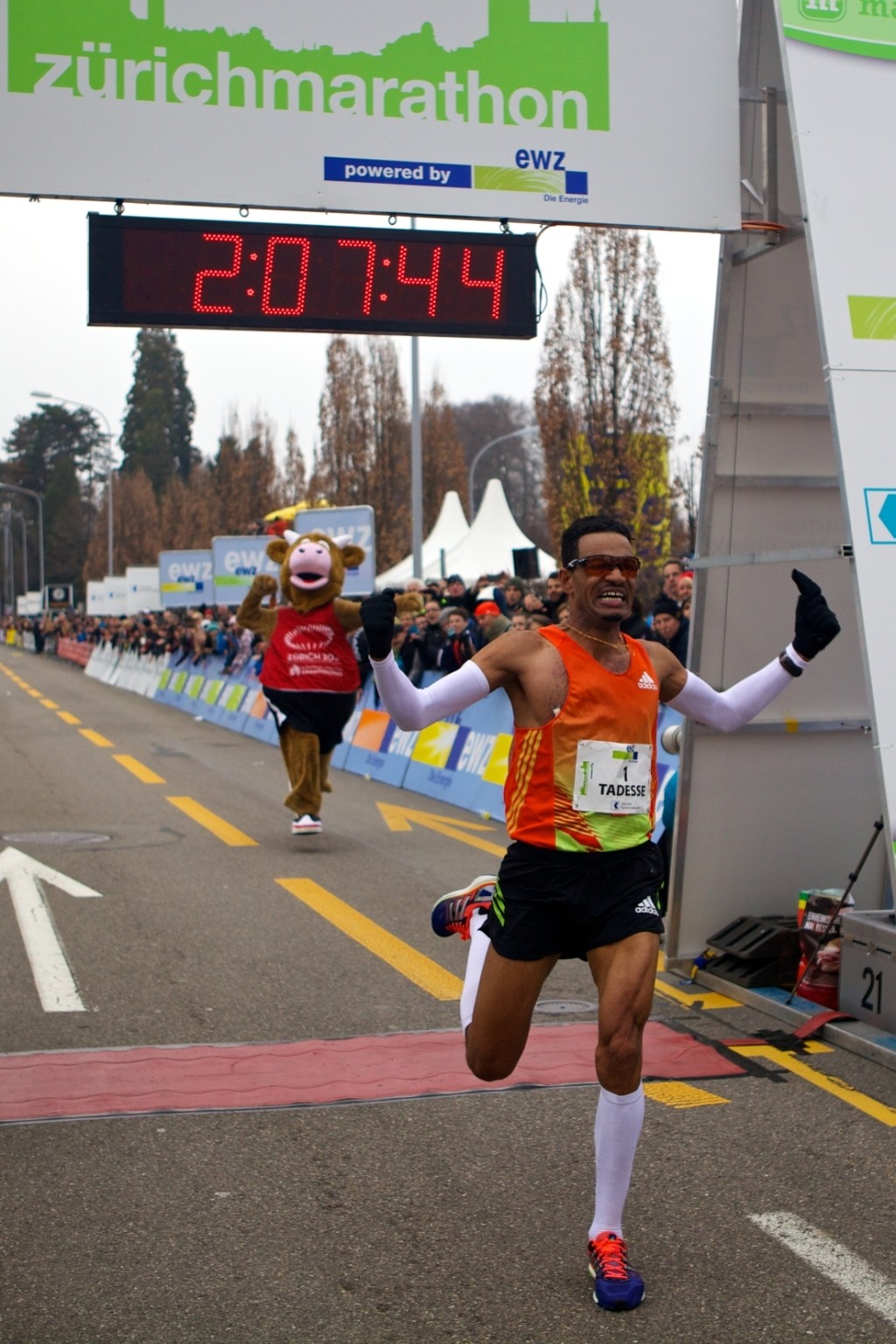 Sieger und neuer Streckenrekordhalter Tedesse Abraham