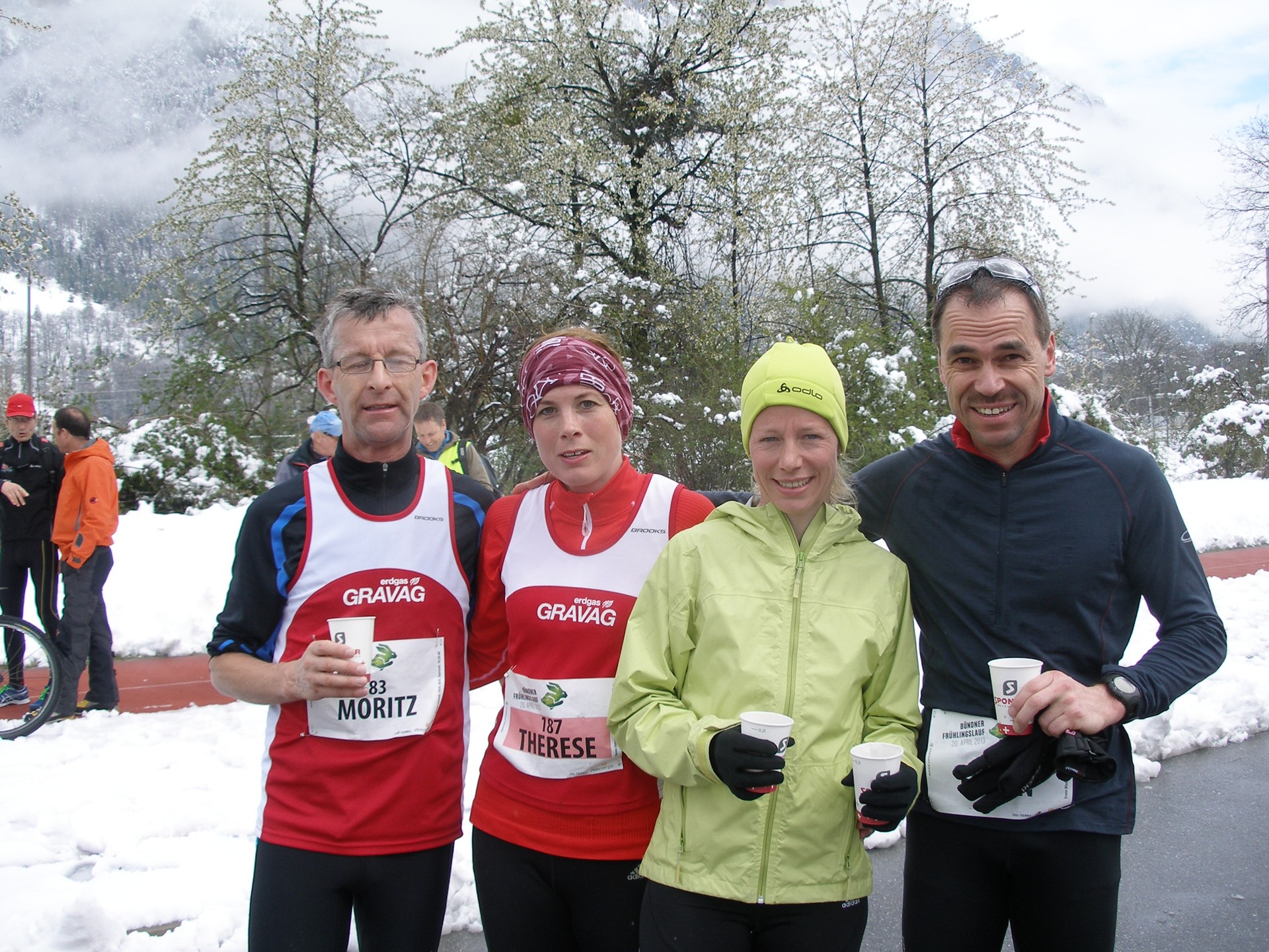 zufriedene MILAs unmittelbar nach dem Zieleinlauf: Moritz, Therese, Denise, Erwin
