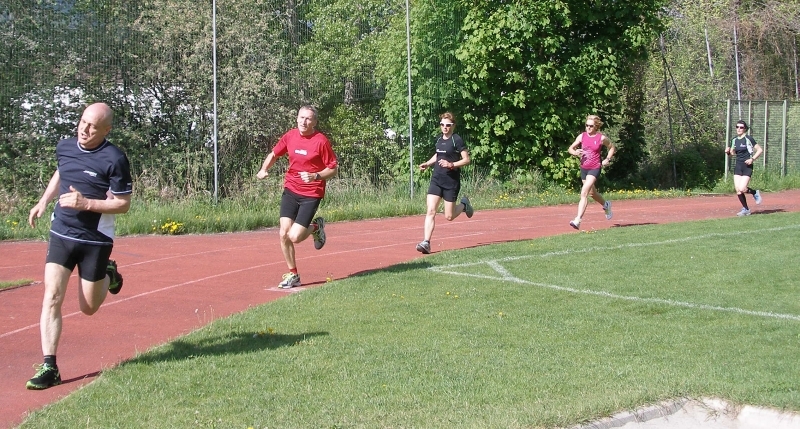 Tempoläufe auf der Rundbahn