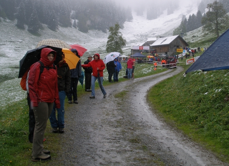 Das Ziel im Schnee im Blick