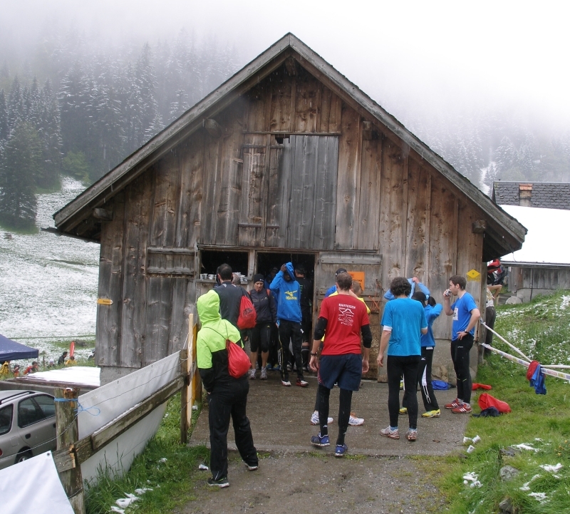 Der Alpstall diente als Garderobe