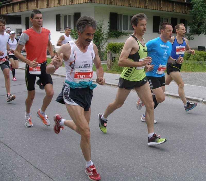 Rolf legt resulut los