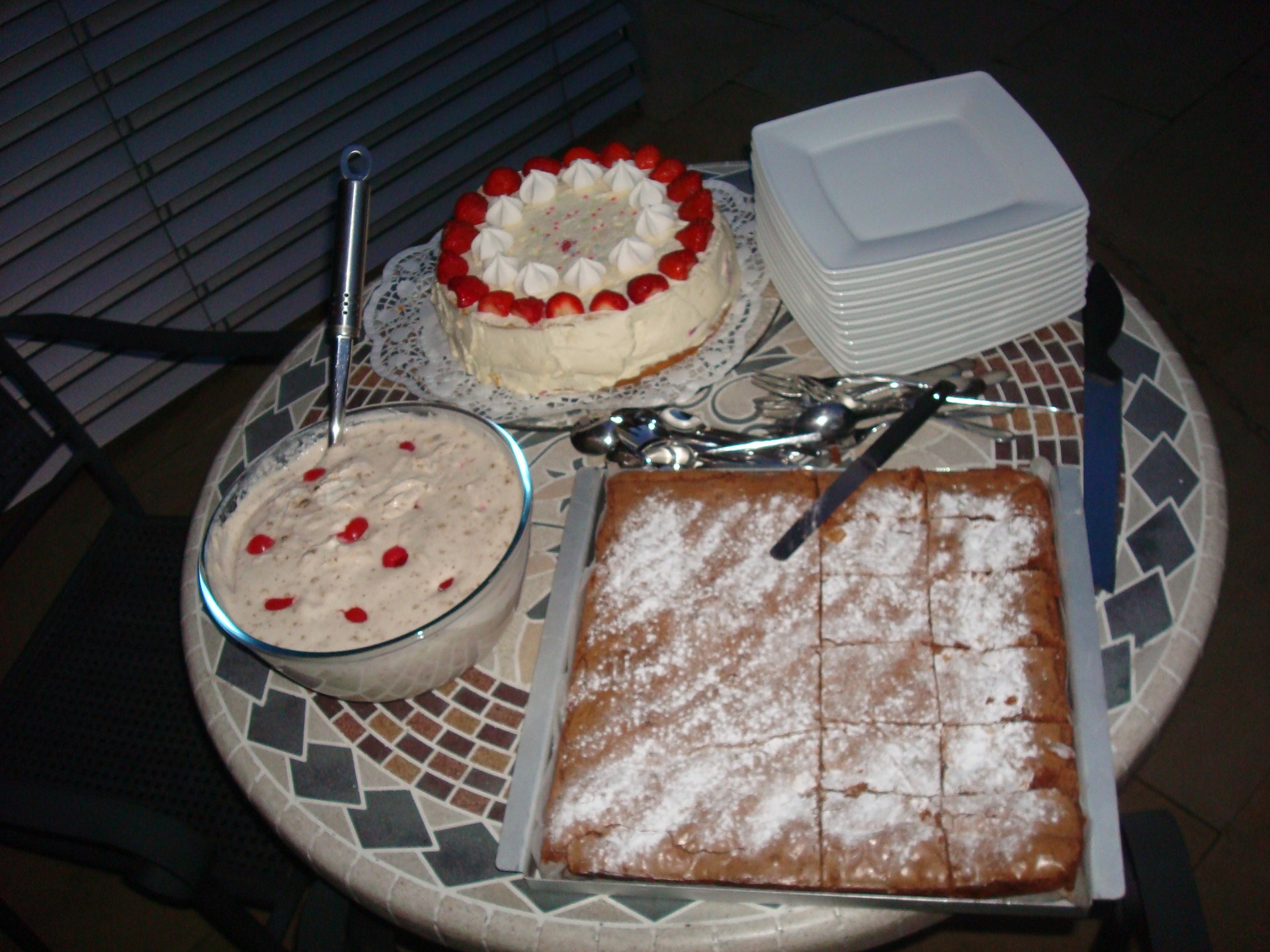 Feines Dessertbuffet rundet die tolle Bewirtung ab