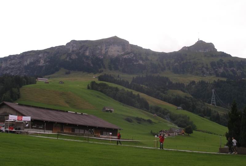 Das Wetter und damit die Sicht vom Start hinauf zum Kamor und Ksten war gut, auf der Rückseite hingegen war dichter Nebel.