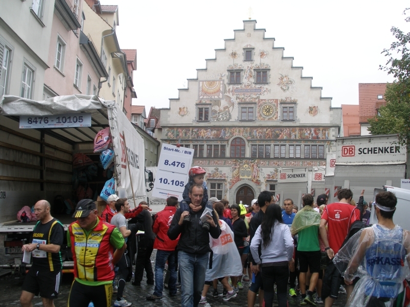 Gepäckverlad in Lindau kurz vor dem Start