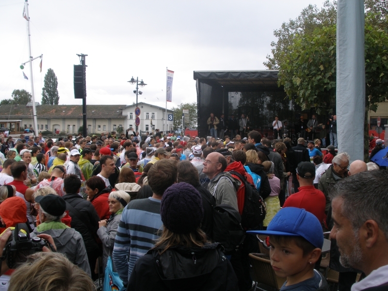 Stimmungs- und Aufwärmkonzert durch die Monroes