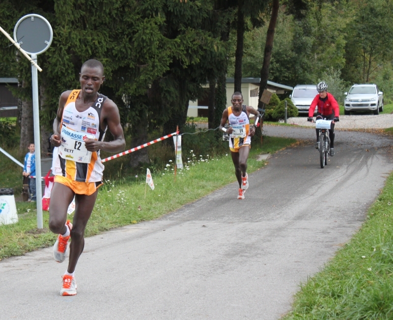 Die beiden Spitzenläufer am «Bruggerhorn-Stich»