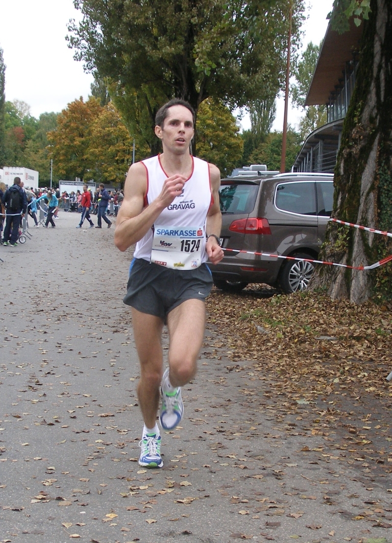Zoltan im Schlussspurt vor dem Stadion