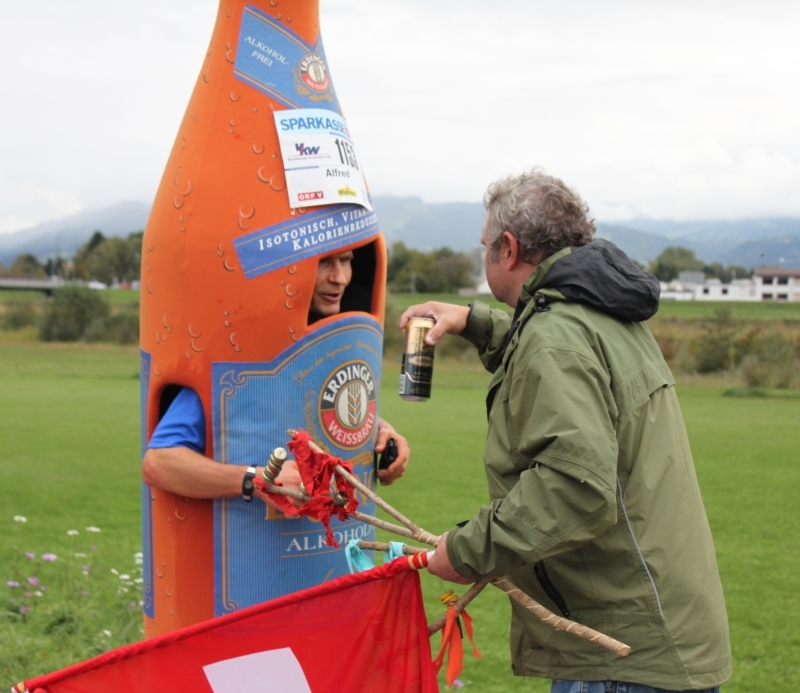 Der nimmt das Geschenk von Päuli sicher gerne an, obwohl es nicht die beworbene Marke ist