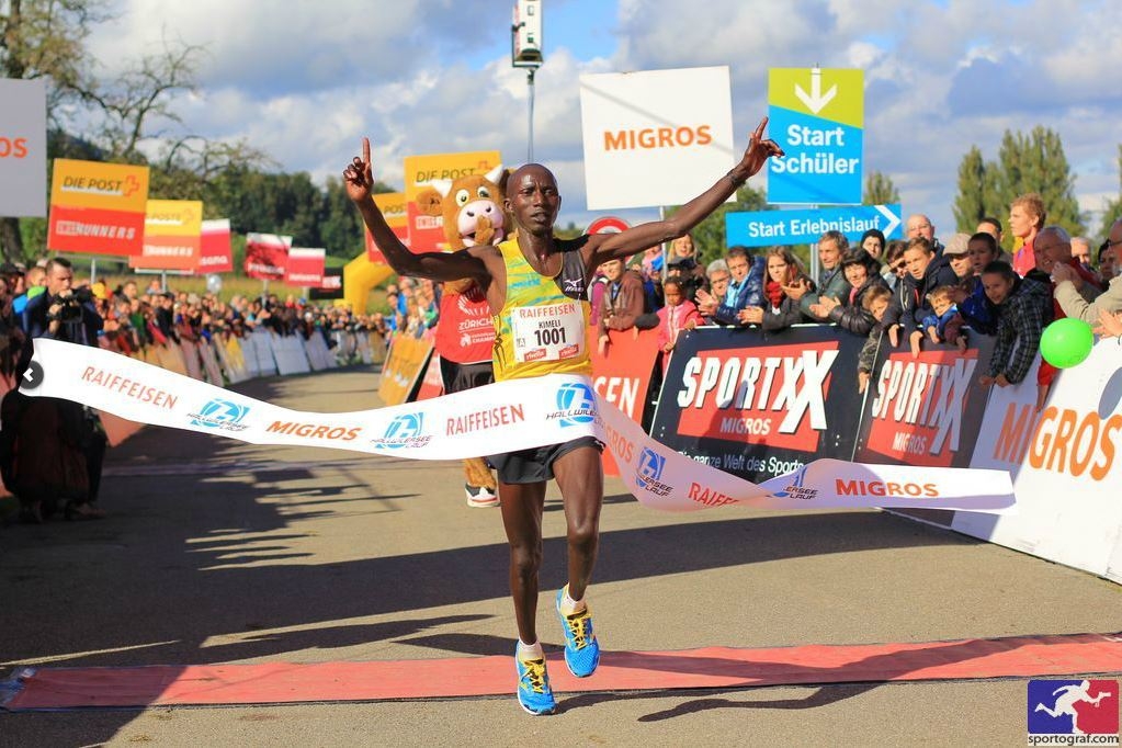 Sieger Kurgat aus Kenia (1:03:43)