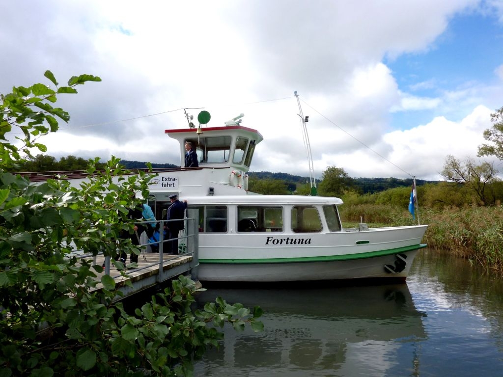 zum Start des 6.9 km Laufes geht’s per Schiff nach Hallwil