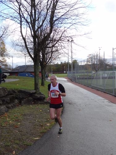 Andreas kurz dahinter