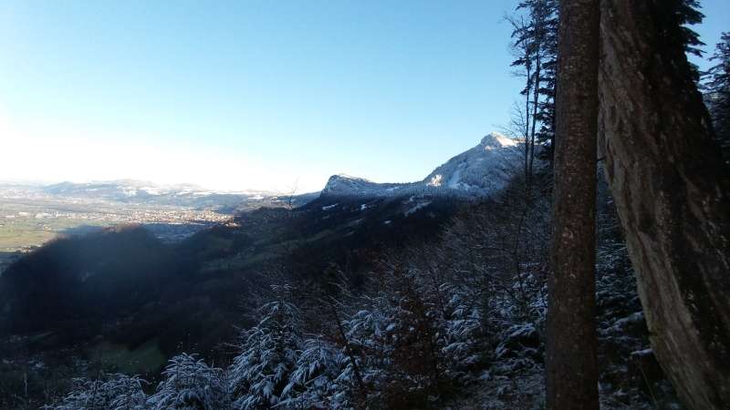 Das Flachland erstrahlte bereits im Glanze der Sonne
