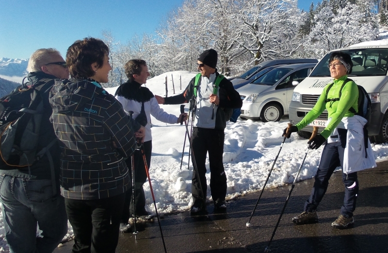 lauter zufriedene und fröhliche Gesichter