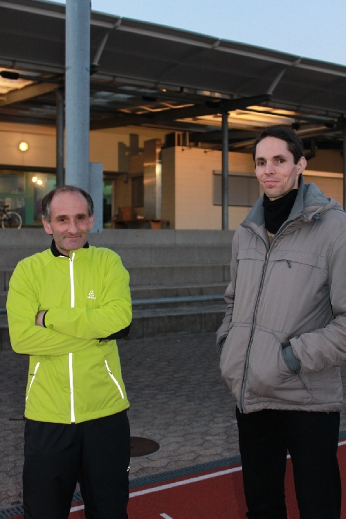 Markus und Zoltan halten sich warm