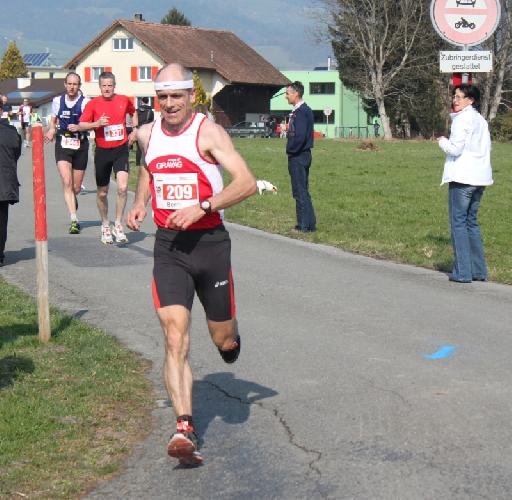 Berni fliegt dem Ziel entgegen