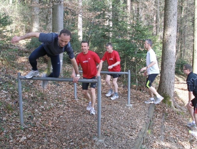 Übungen zur Förderung von Beweglichkeit und Koordination