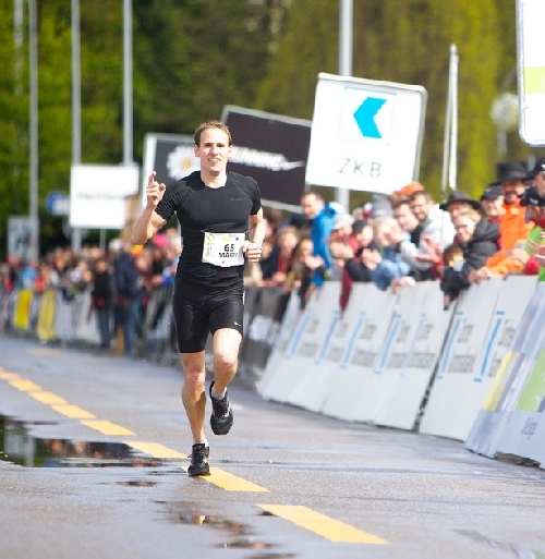 Donnschtighüpfer Adrian Marti holt sich SM-Bronce.