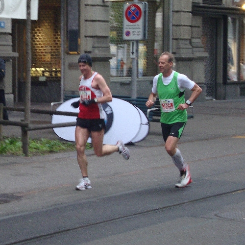 Andreas kämpft, auch gegen Nässe und Kälte