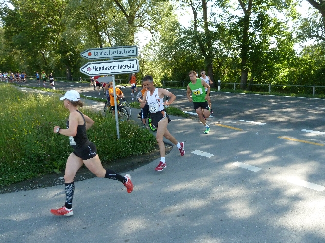 Rolf schiesst um die Kurve