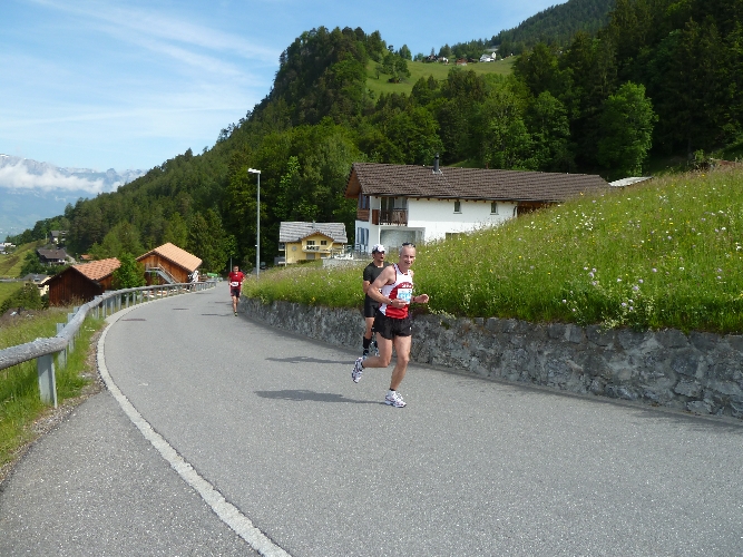 Andreas bei herrlichem Sommerwetter Richtung Triesenberg