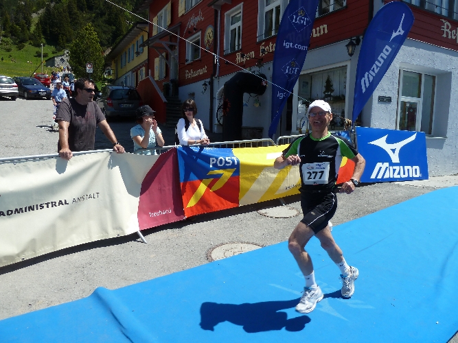 Ivo Good auf dem blauen Teppich