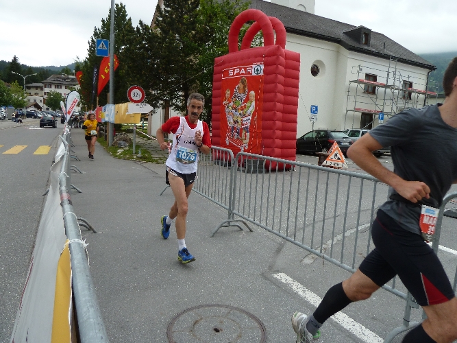 Zieleinlauf von Rolf, gewinnt überlegen die AK M50