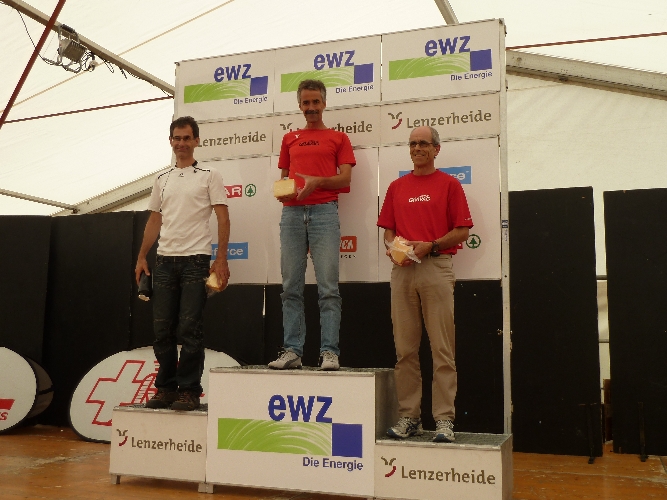 Berni und Rolf auf dem Podest M50