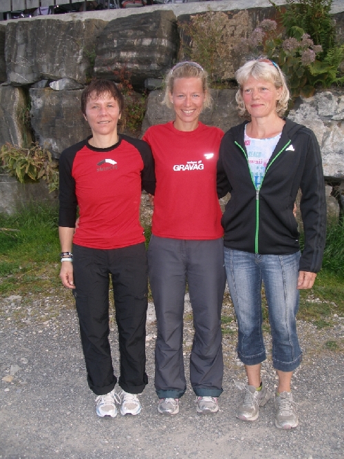 Podest Frauen: Frieda Manser, Denise Lichtensteiger und Vreni Loher