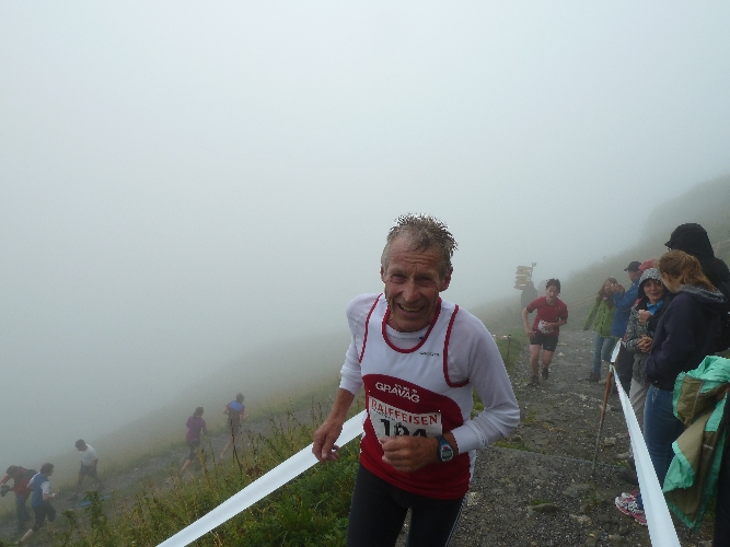 total durchnässter Erwin kurz vor dem Ziel