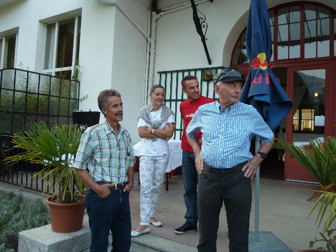 Hotelgarten, Sammelpunkt für Läufer und Begleitung am Samstagabend