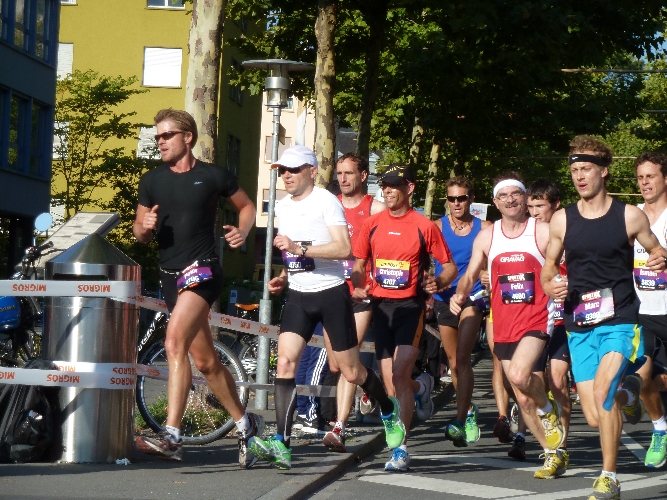 Felix zusammen mit Isi (leicht hinten) und Christoph Rüthemann