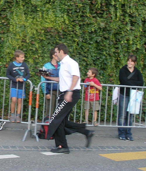 Roland beim Kellnerlauf