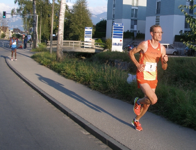 Beinahe schneller als sein Schatten: Tagessieger Christian Kreienbühl