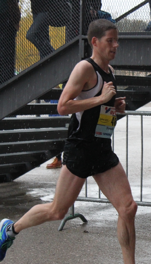 Donnschtighüpfer Fredi Marti lief im Halbmarathon aufs Podest. (2. Rang Overall in 1:12:03)