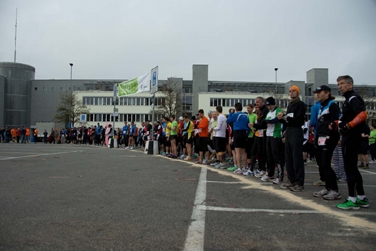 Start zum Marathon in Zivil