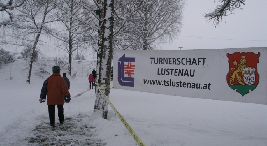 Bei hochwinterlichem Wetter begrüsste die TS Lustenau die Läuferinnen und Läufer zum ersten Lauf über 9 km