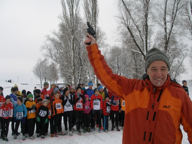 Startschuss zur 43. Crosslaufserie (Kurzdistanz-Feld)