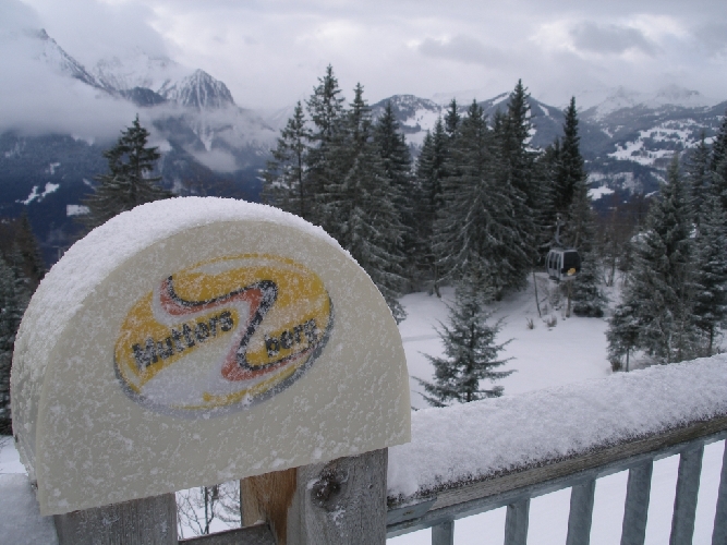 Frisch verschneiter Muttersberg