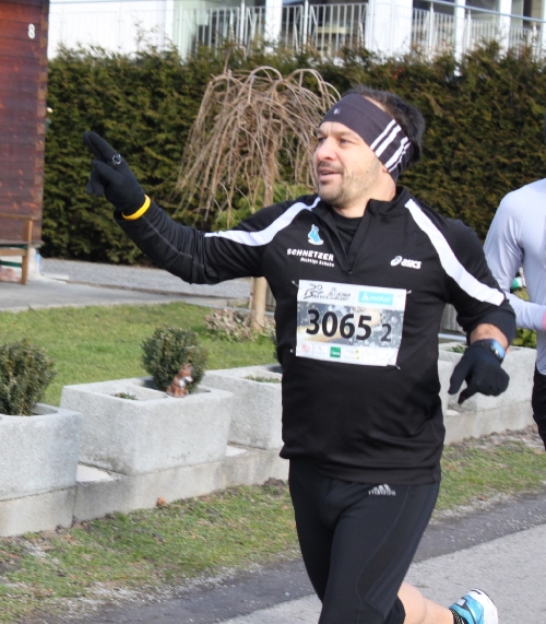 Andreas Pummer läuft die Stafette