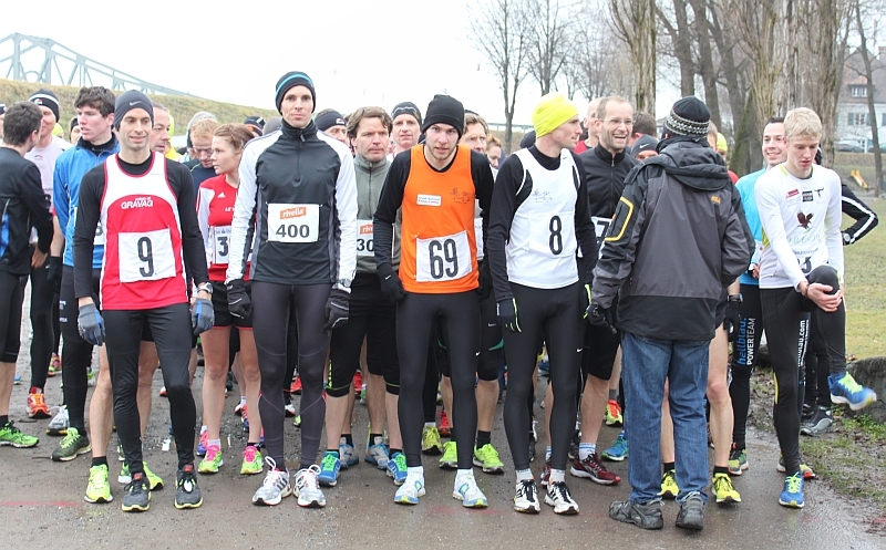 Die Favoriten sind zum Start für dei 6 Km bereit