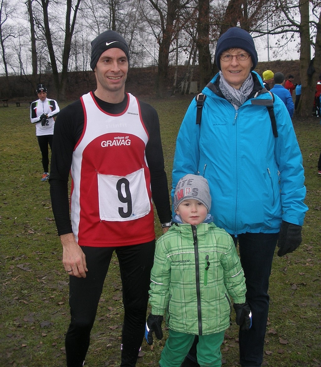 Mathias mit seiner stolzen Mutter und ihrem Enkelkind