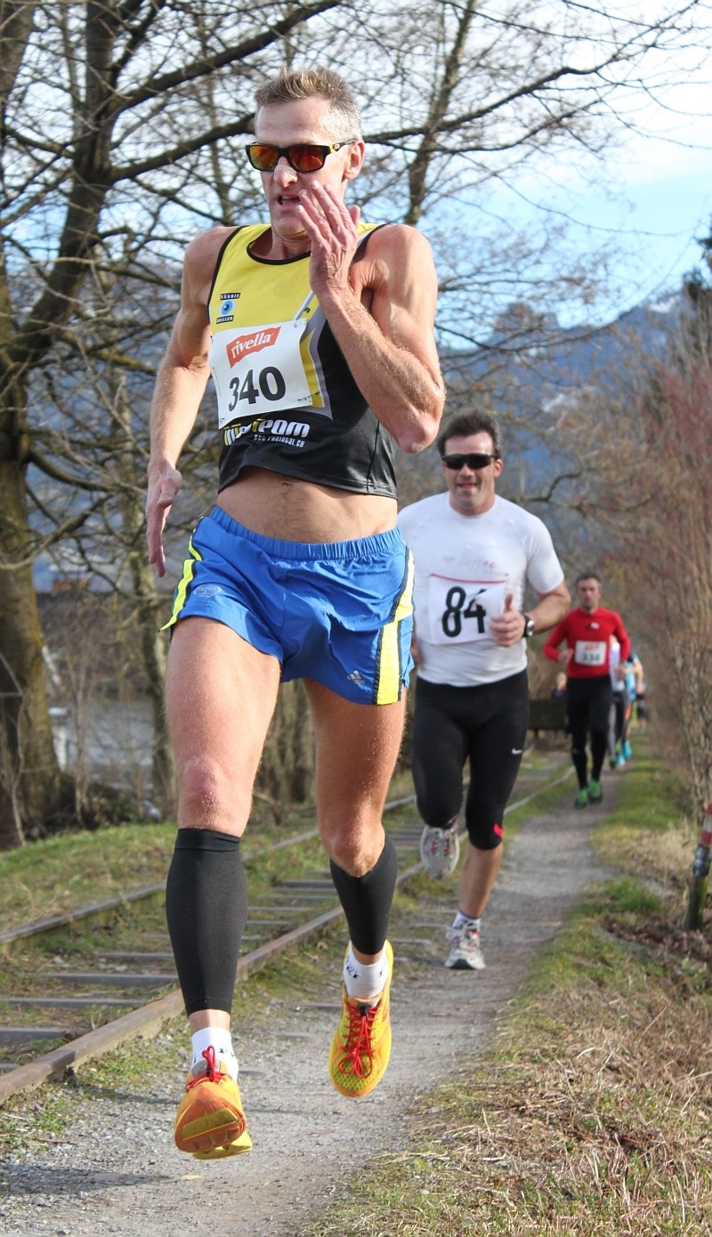 Alexander fliegt dem Ziel entgegen