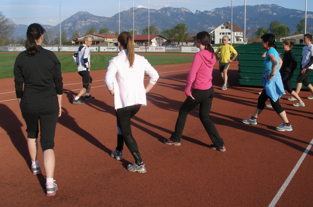 Dehnübungen waren wiederum am Schluss des Trainings ein Thema