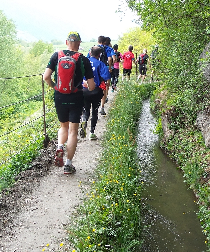 Anfangs enltang eines Waalwegs