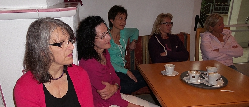 Die Frauen scheint dieses Problem auch zu interessieren