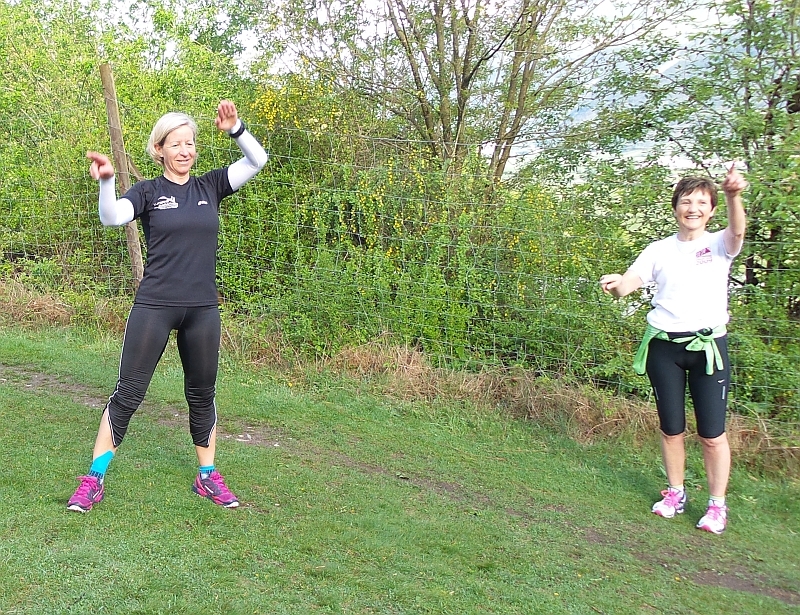 Irene und Doris Lüchinger instruieren Koordinationsübungen