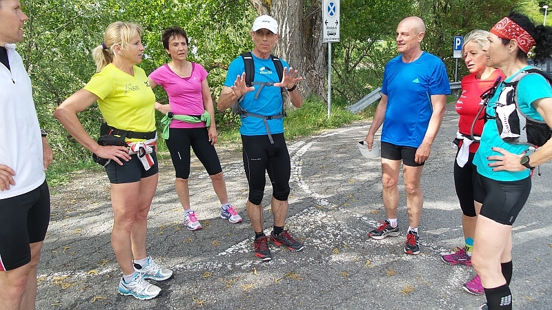 Berni Litscher bei der Schlussbesprechung des gelungenen Stoffwechsel-Trainingslaufs