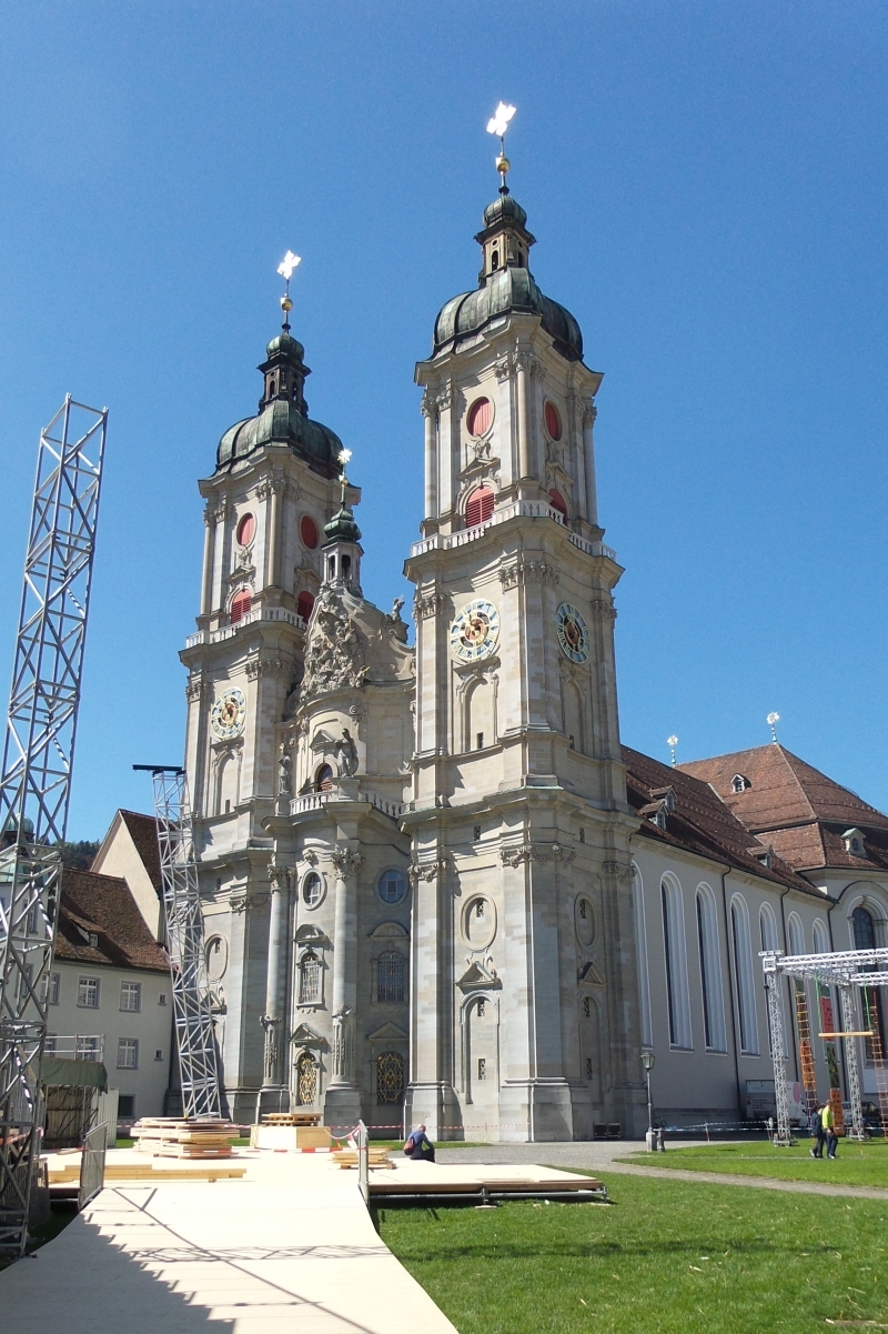 Klosterplatz, zur Zeit auch Operplatz
